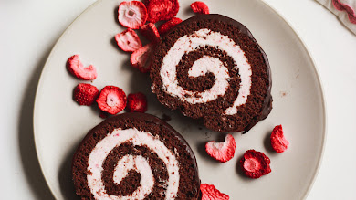 Chocolate Strawberry Cake Roll