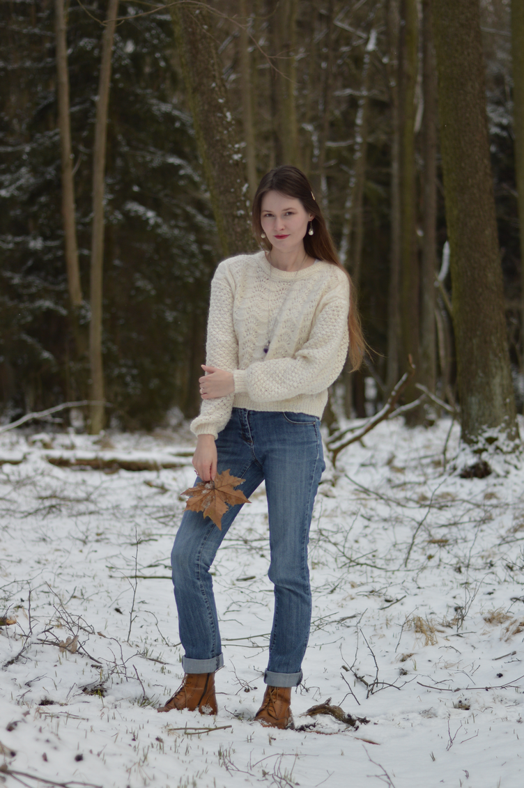 ostara, spring equinox 2021, georgiana quaint, spring is yet to come, snowy and freezing weather, outfit, vintage sweater