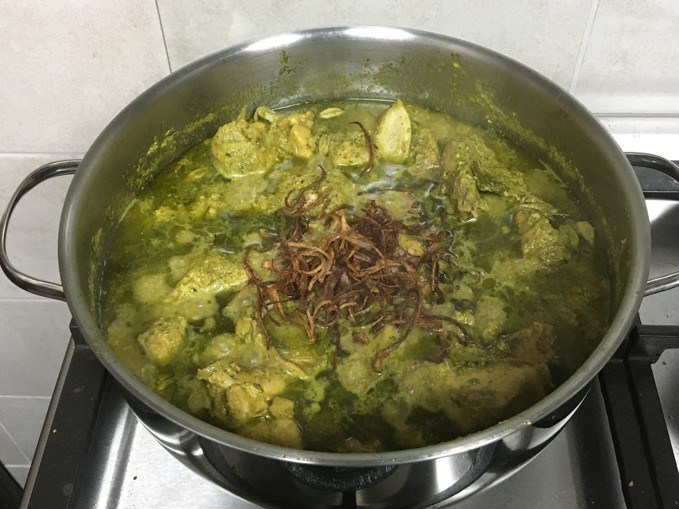 Chicken in Mint Coriander Yoghurt Sauce Hariyali Murgh Korma