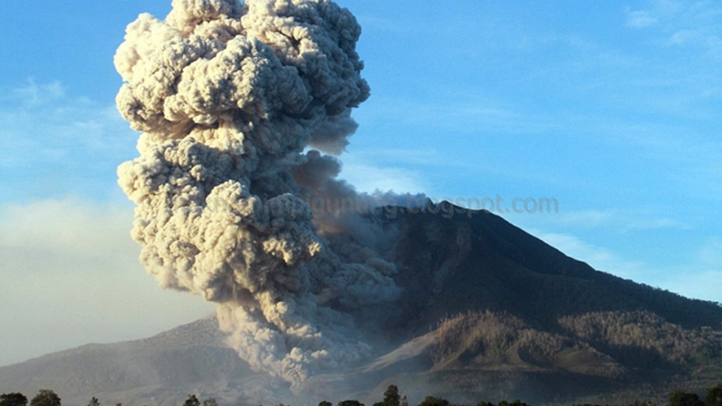 √99 Arti Mimpi Melihat Asap Gunung Meletus Menurut Primbon Jawa Dan Tafsir  Islam Lengkap - Mimpi Gunung