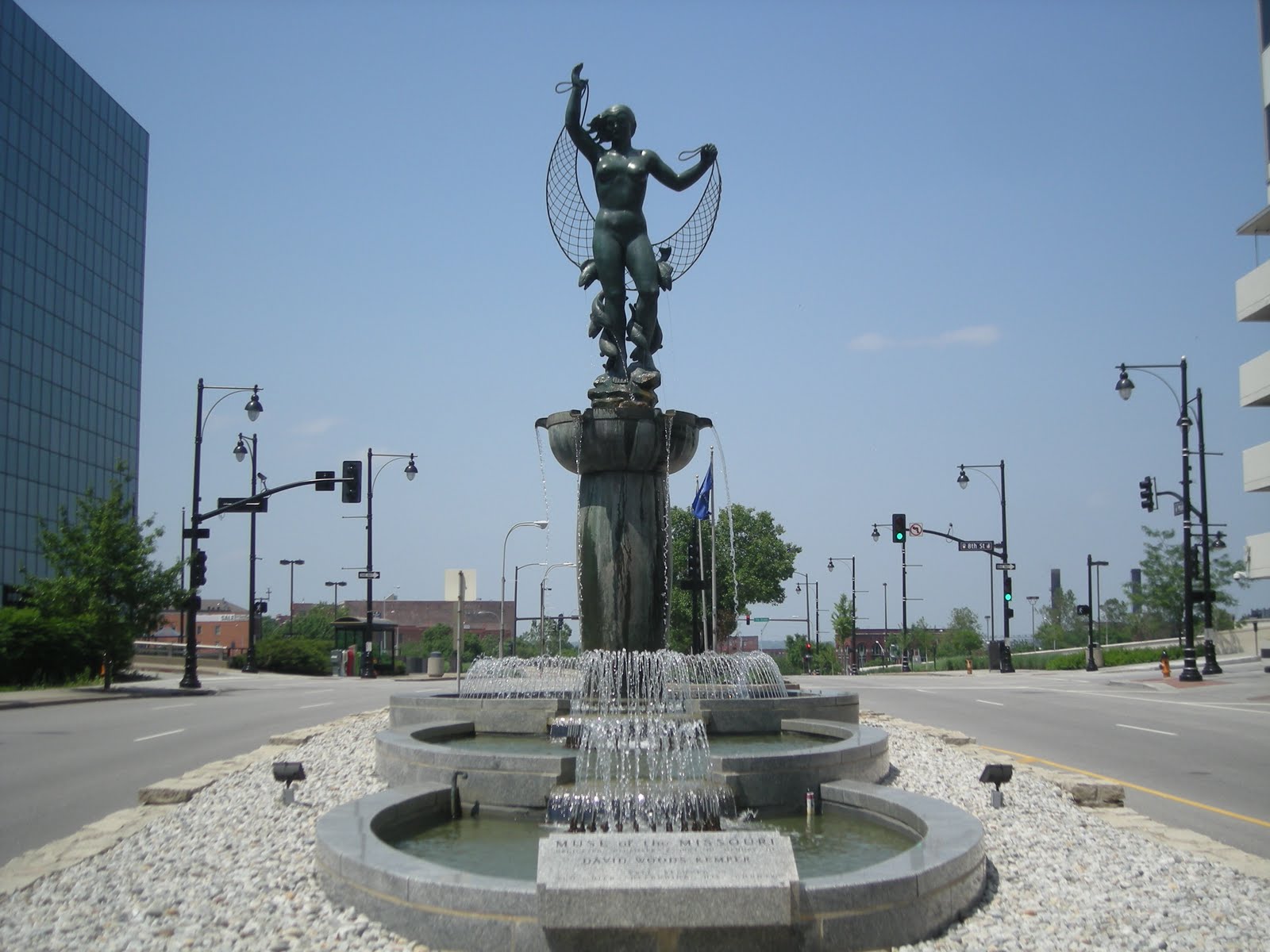 Cutting Coupons in KC Kansas City Tour of Fountains Downtown Fountains