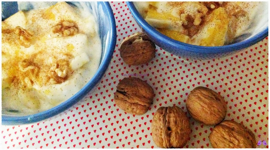 YOGUR CON PIÑA, NUECES Y CANELA