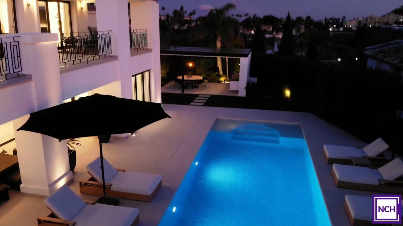 26 Photos vs. Contemporary Elegant Villa in Nueva Andalucía, Marbella - Luxury Home & Interior Design Tour 26 Photos vs. Contemporary Elegant Villa in Nueva Andalucía, Marbella - Luxury Home & Interior Design Tour