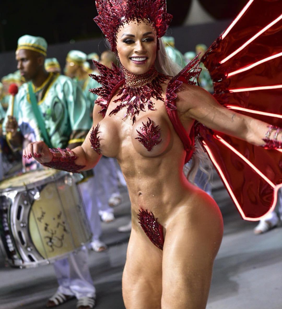 порно карнавале в бразилии фото 91