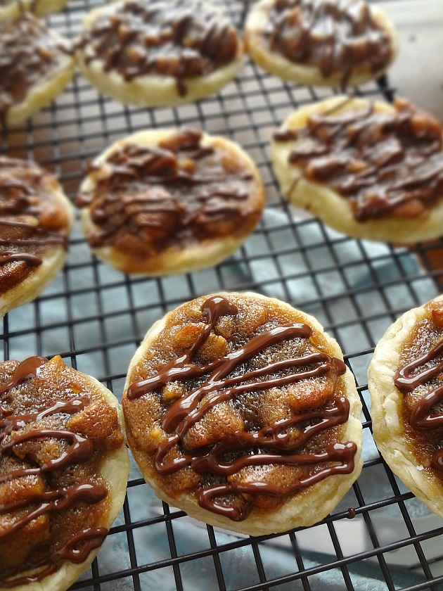 The Cooking Actress Pecan Pie Cookies