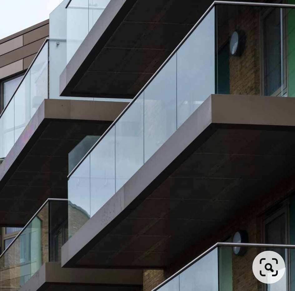 5 Desain Pagar Balkon Minimalis Modern ini Keren Banget - BangIzalToy.Com