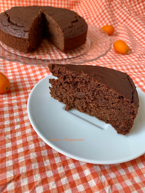 Bizcocho de kumquats y chocolate vegano y sin gluten