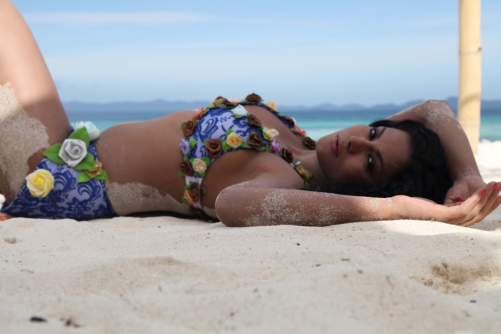Hot Veena Malik In Bikini Thailand Beach Shoot