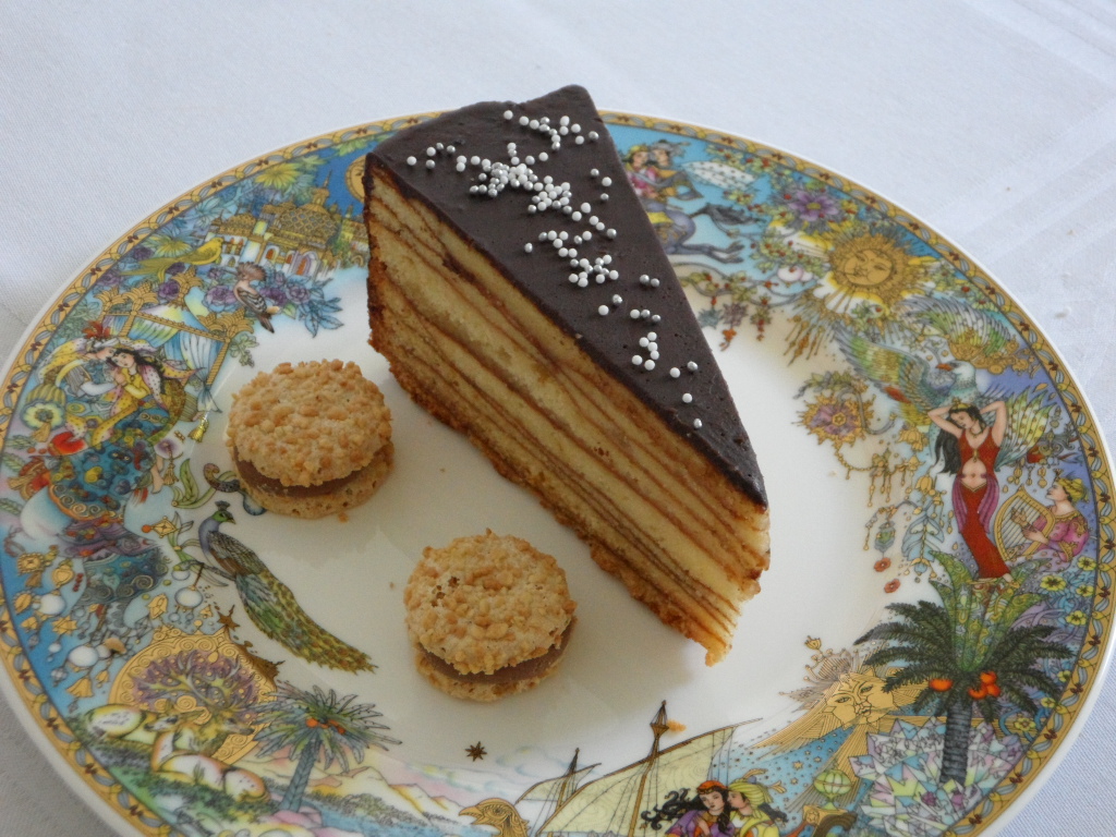 Ein Teddy namens Zottel macht sich Gedanken: Die schönste Pâtisserie ...