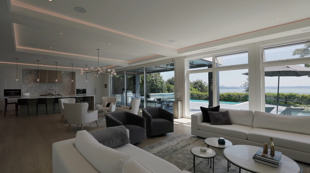 74 Photos vs. Luxury Contemporary Home In West Vancouver Interior Design Tour