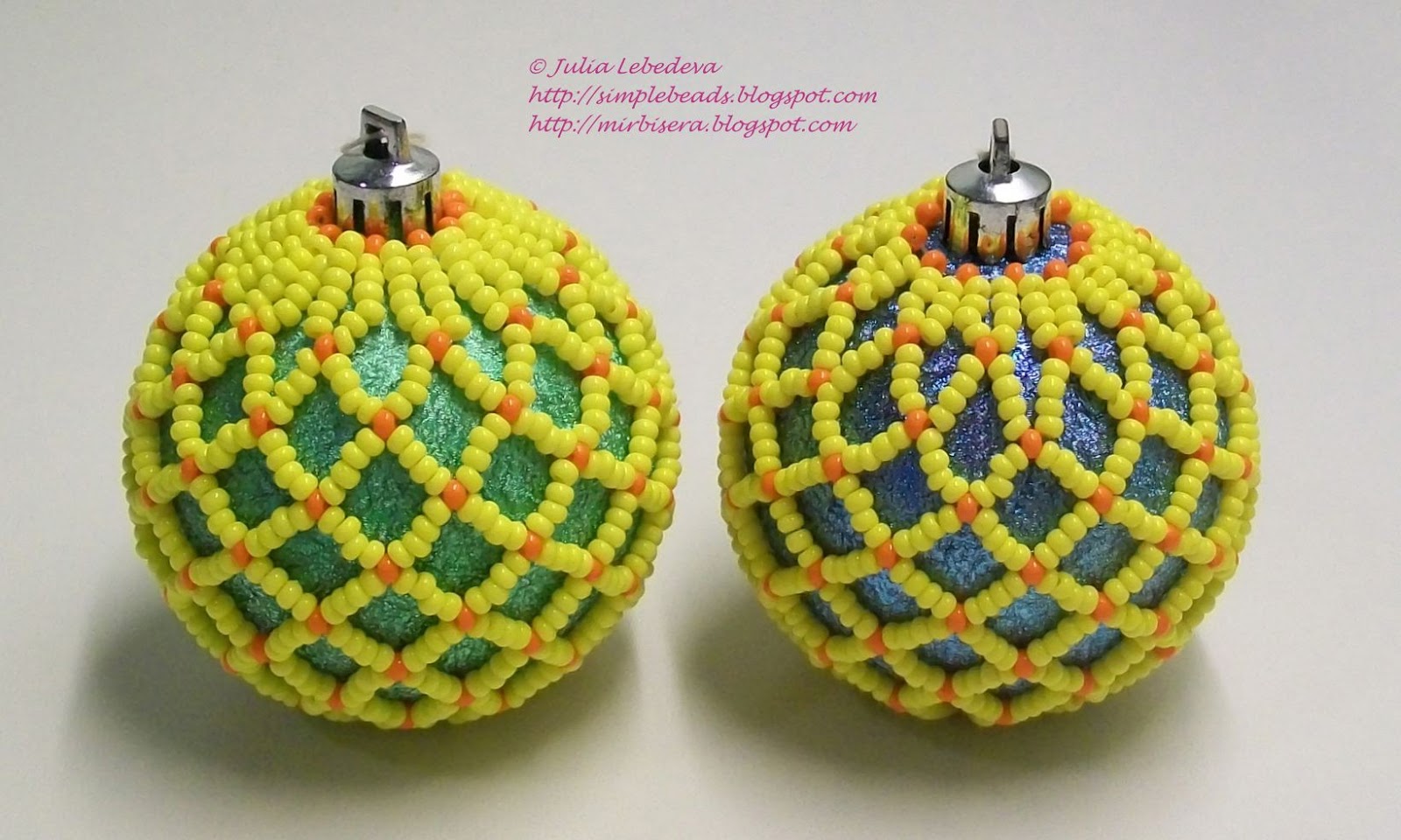 Новогодние игрушки из бисера