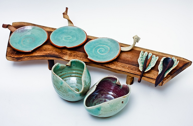 Ceramic bowls & plates by Mia Casal
