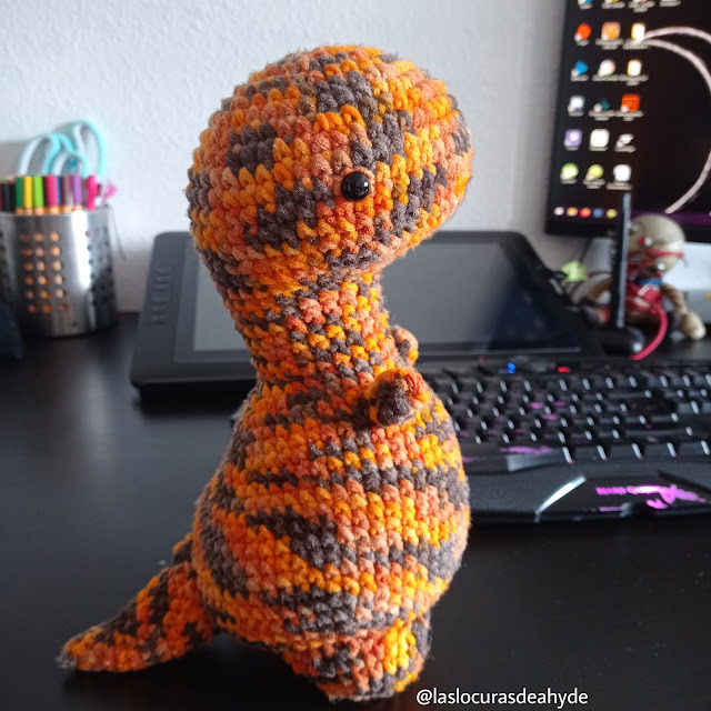 https://www.laslocurasdeahyde.com/2021/03/t-rex-amigurumi.html