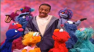 Miles Robinson sings the ABC Hip Hop with Sesame Street characters such as Elmo, Cookie Monster, Rosita, Telly and Zoe. Sesame Street Preschool is Cool ABCs With Elmo