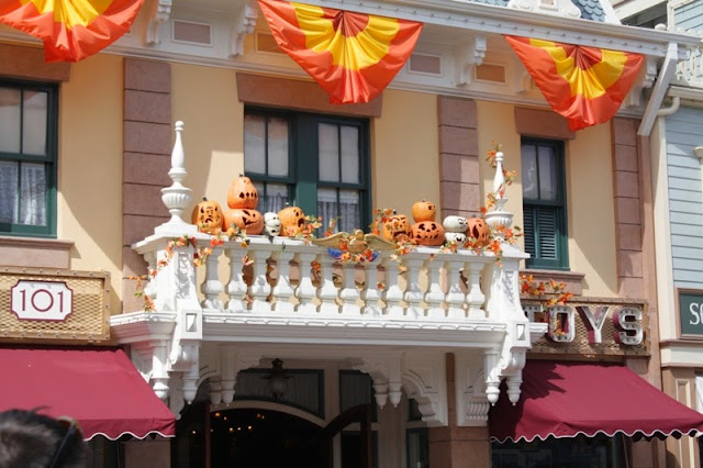 Budget Fairy Tale: Halloweentime at Disneyland 2013