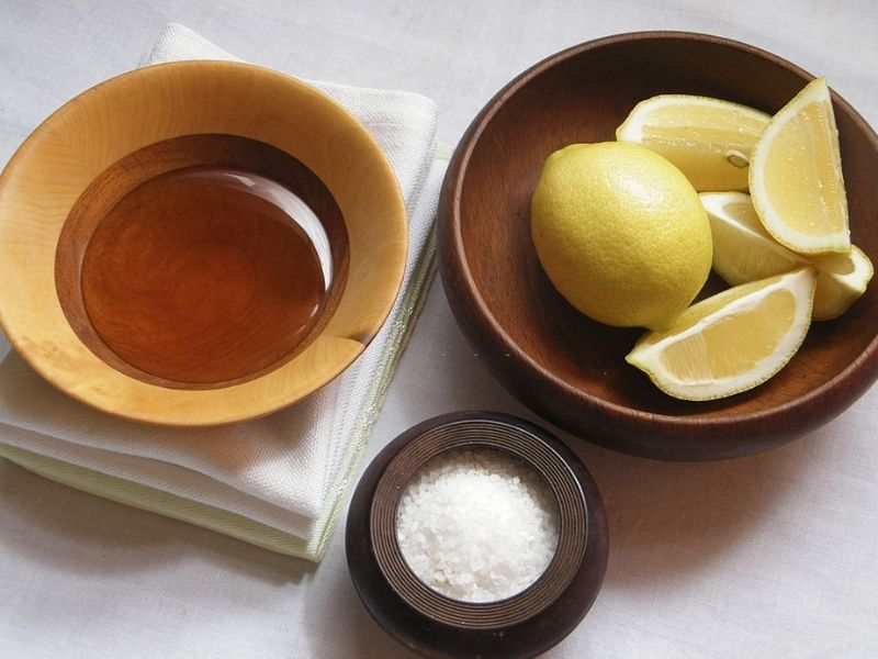 Madu Lebah dan Lemon Ubat jerawat di hidung