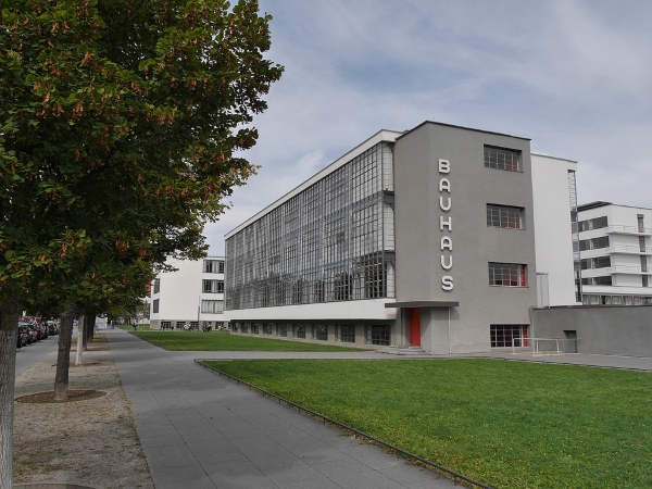Bauhaus-Dessau-Weimar-Walter Gropius