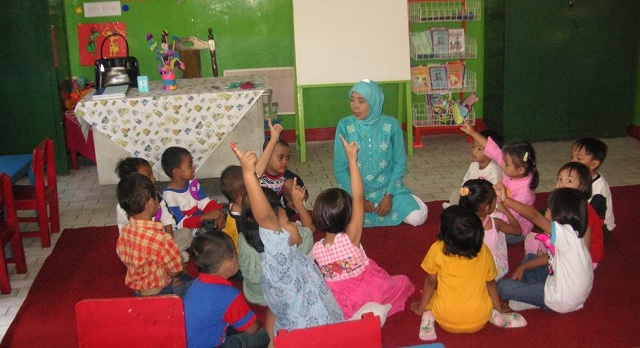 Contoh Teks Anekdot Sosial Contoh Teks Anekdot Sosial