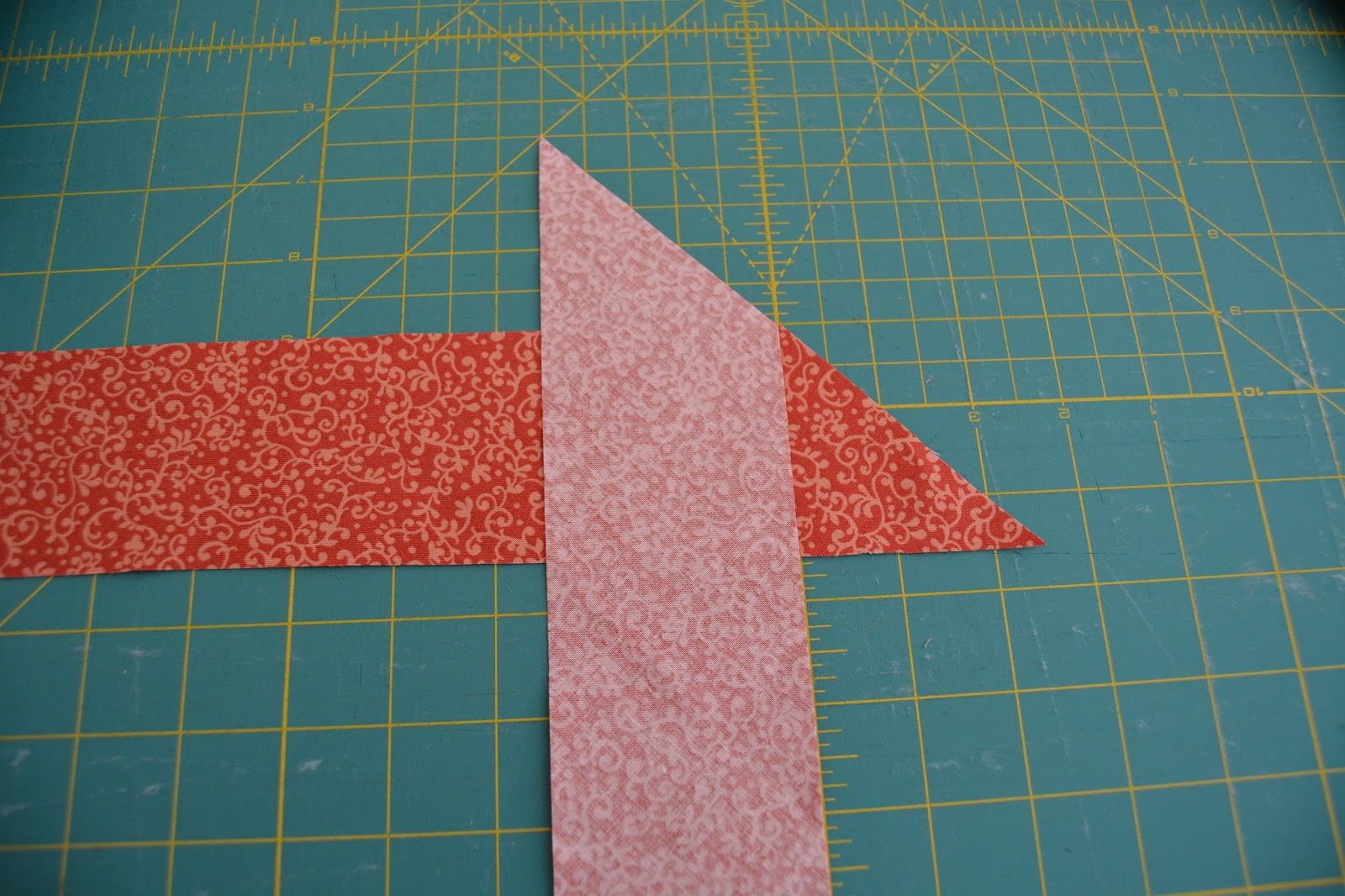 Roonie Ranching Jumbo Piping Pillow Sewing Tutorial