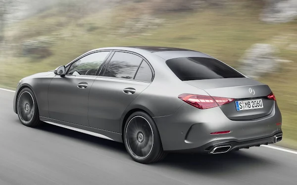 Mercedes reduz produção na Europa devido à escassez de semicondutores