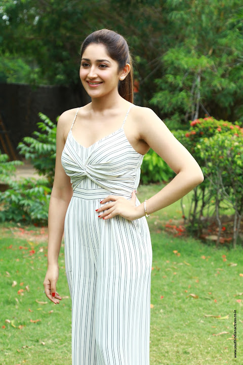 Sayyeshaa Saigal at Ghajinikanth Press Meet