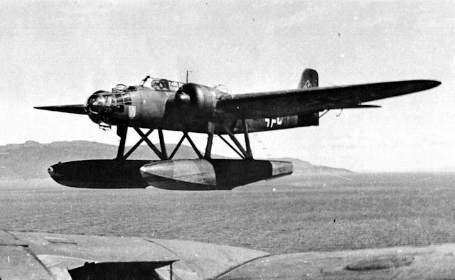 В полёте «Хейнкель» He 115  из 506-й береговой авиагруппы люфтваффе