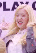 오늘자 카메라 찾는 아이린 | 인스티즈