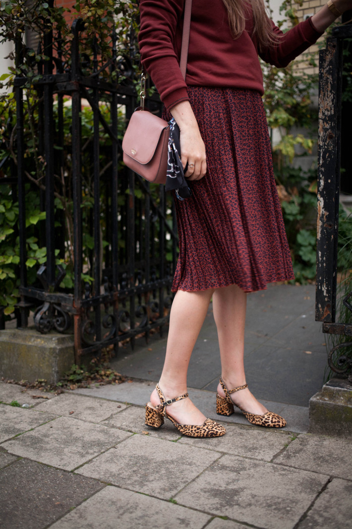 Outfit: playful office outfit in double leopard print and wink sweater