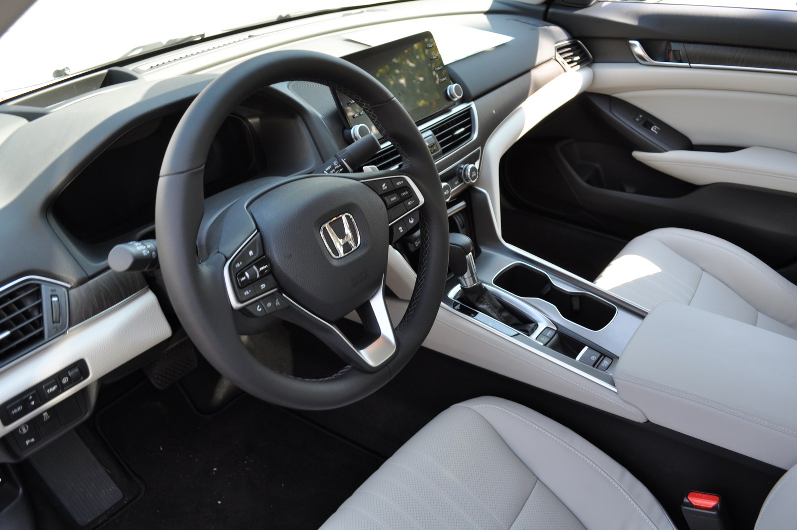 All-new 2018 Honda Accord sedan unveiled - Features a new lineup of