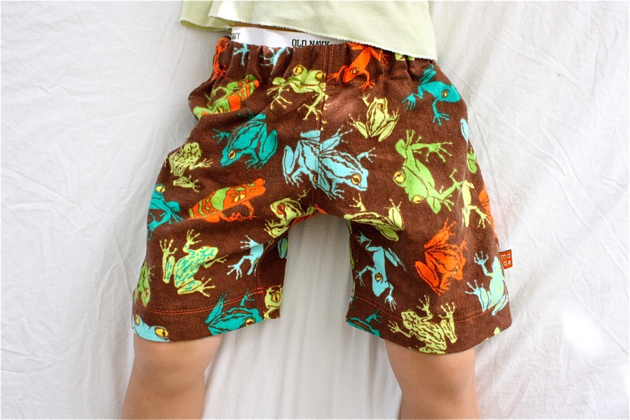 froggie pjs–I don’t love em but they’ll do – MADE EVERYDAY