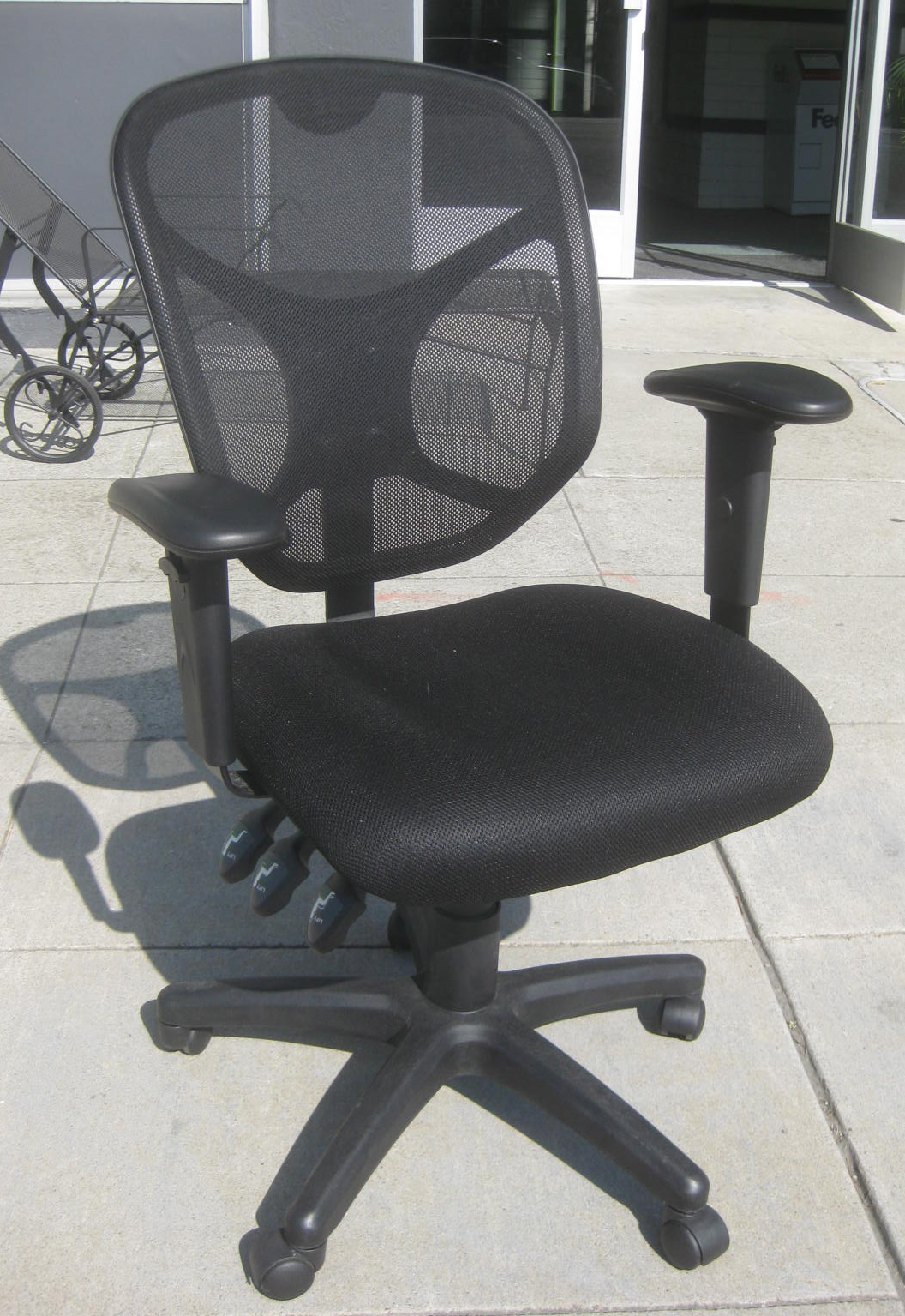 UHURU FURNITURE & COLLECTIBLES SOLD Office Chair 30
