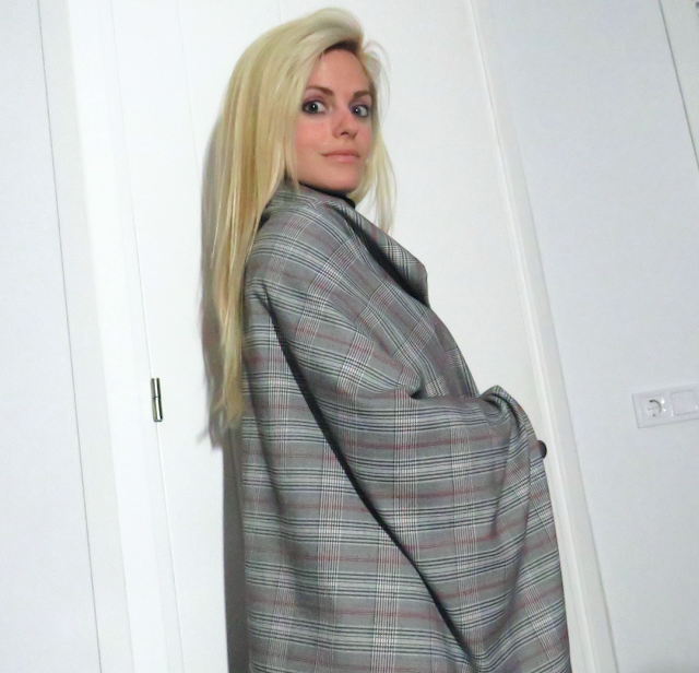 Pashmina Príncipe de Gales cubriendo cuerpo