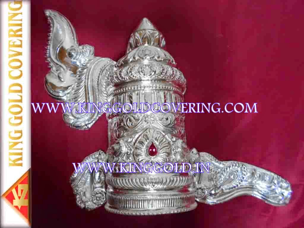 KING GOLD COVERING TEMPLE ORNAMENTS