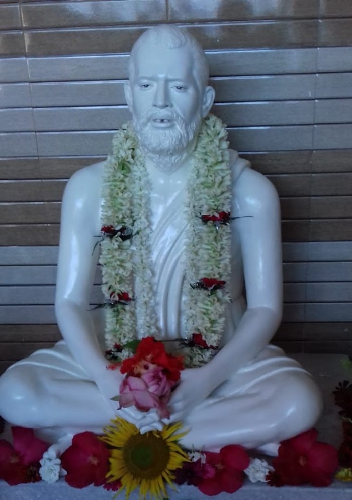 বর্ধমানে বৃদ্ধাশ্রমের আবাসিকদের অনুরোধে প্রতিষ্ঠিত হল ঠাকুর রামকৃষ্ণের মূর্তি