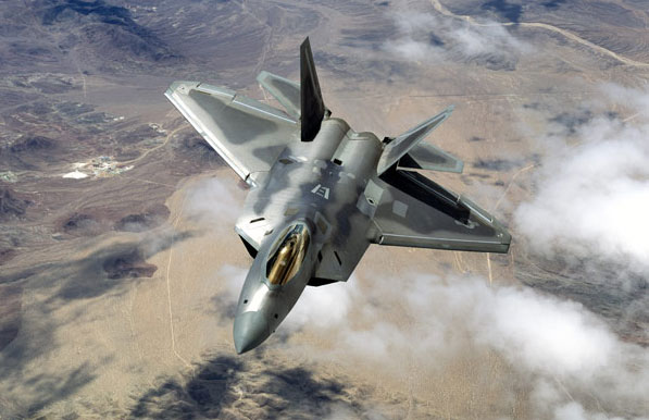 Rock & Aircraft Since 2012: Estados Unidos envia caças F-22s para os