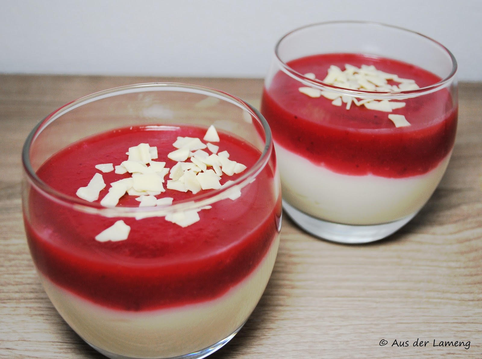 Weiße Schoko-Quark-Creme mit Erdbeeren – schmeckt ein bisschen wie ...