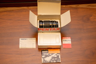 運よく全ての付属品がセットになった PENTAX A ZOOM 35-105 を入手できた