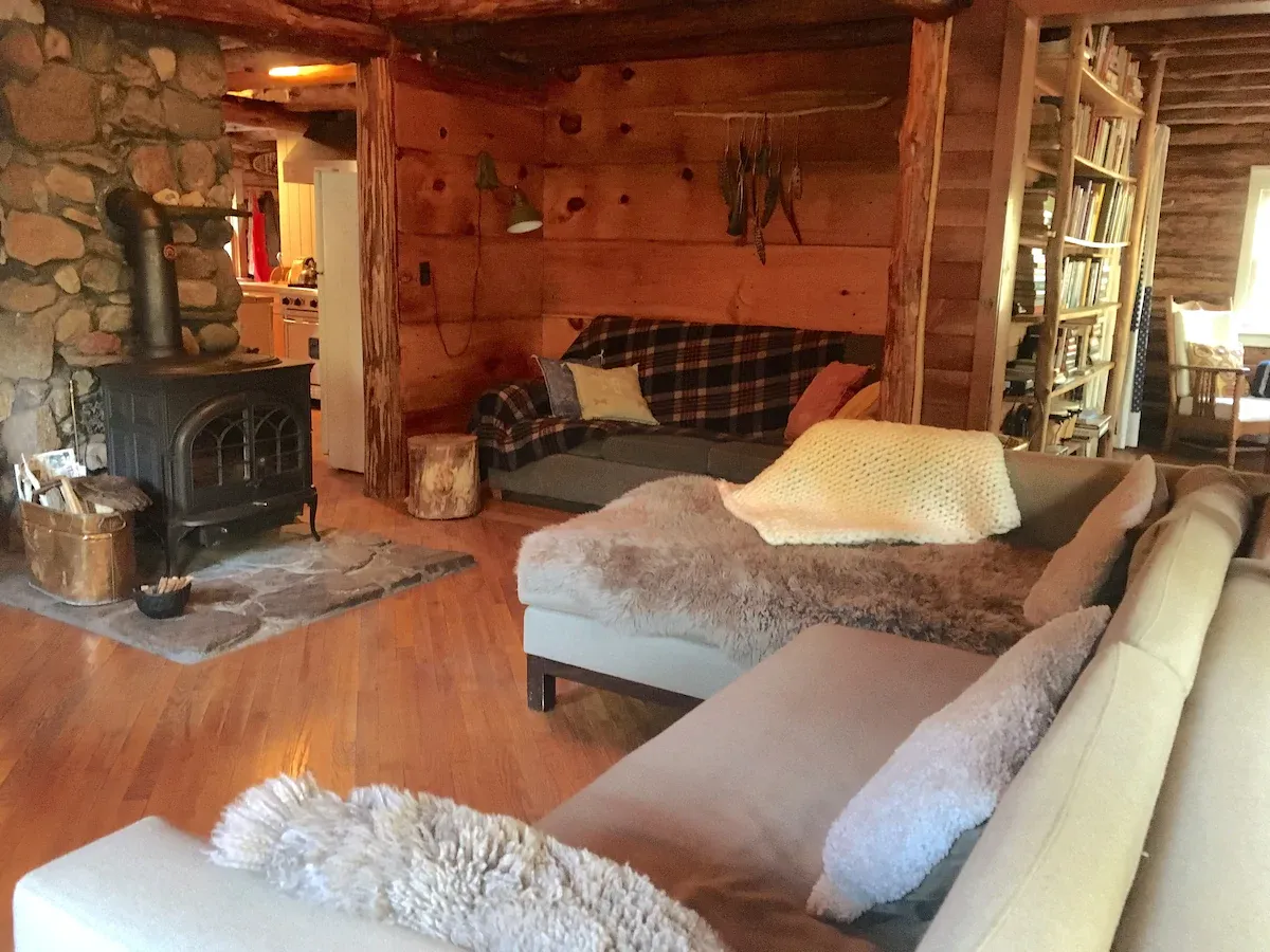 Log-Cabin-available-for-rent-on-airbnb-in-new-york-living-room