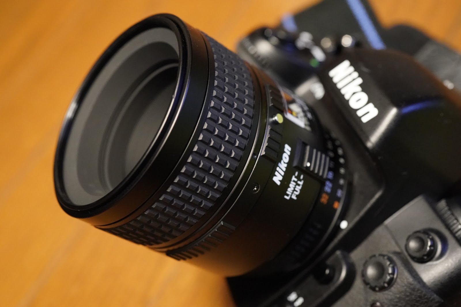 AF MICRO NIKKOR 60mm F2.8D マクロ