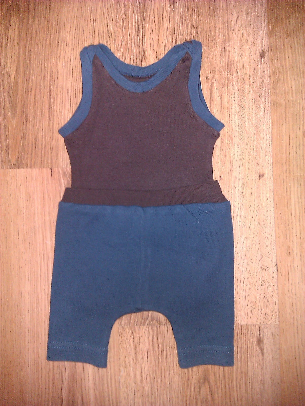 Ribbons And Bibbons Newborn Onesie with Free Pattern And ribbons-and-bibbons-newborn-onesie-with-free-pattern-and