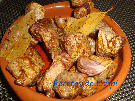 CHICHARRONES DE ATÚN CON ACEITE DE OLIVA