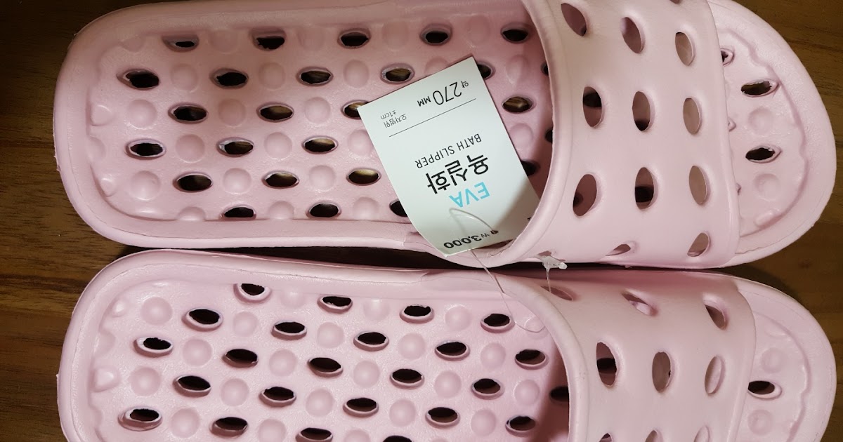 다이소 욕실 실내화 3000원^^ [daiso yogsil silnaehwa 3000woN] Daiso bathroom