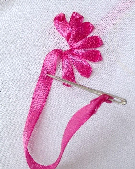 Thêu hoa bằng dây ruy băng - Hình 2
