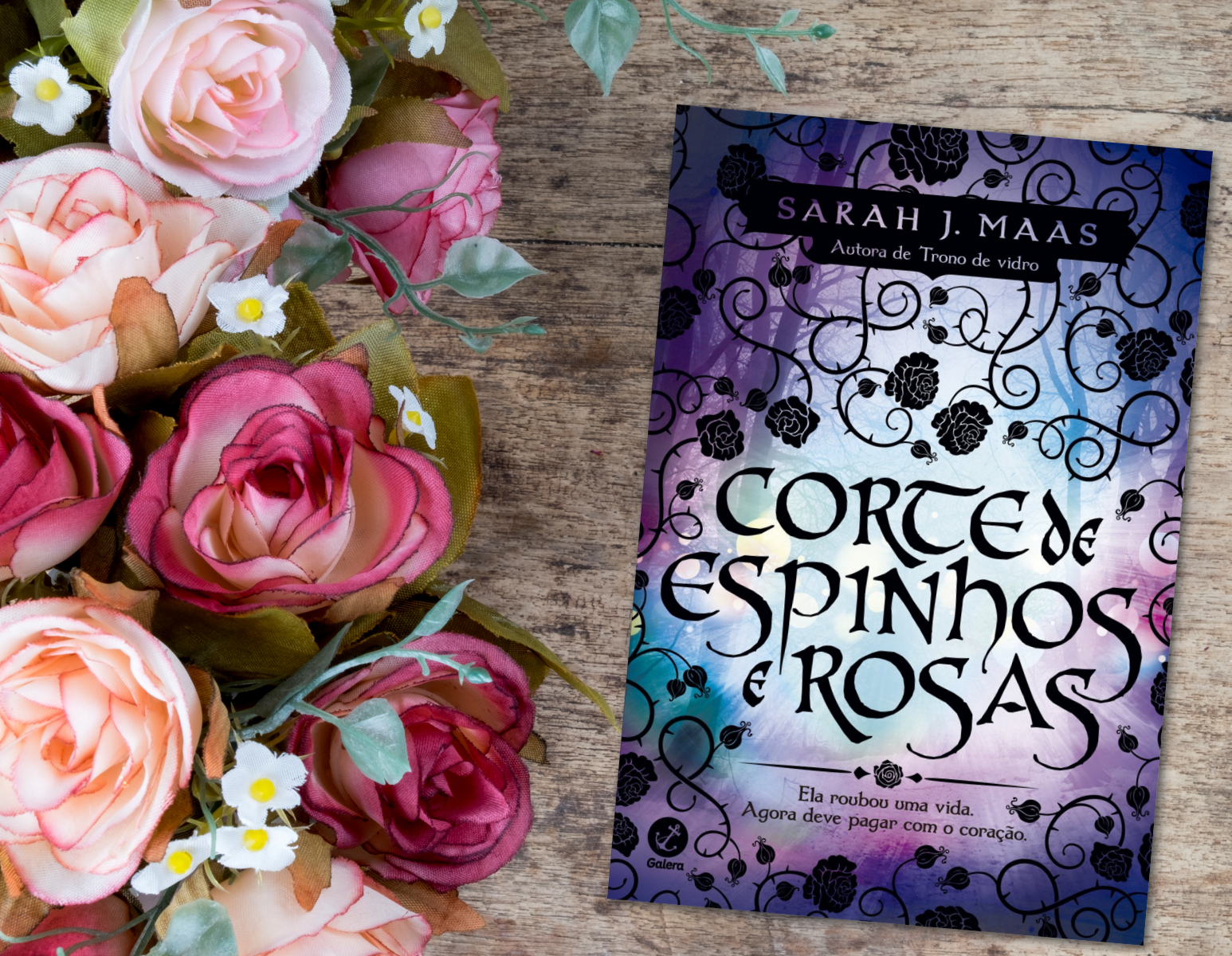 Corte de Espinhos e Rosas Sarah J. Maas Conjunto da Obra Corte de Espinhos e Rosas Sarah J. Maas Conjunto da Obra