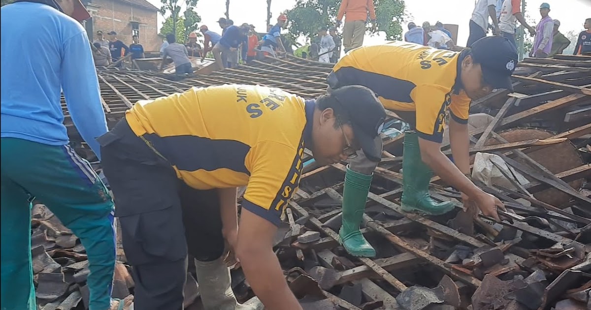 Ngluyu Berduka Kembali Rumah Roboh Karena Puting Beliung