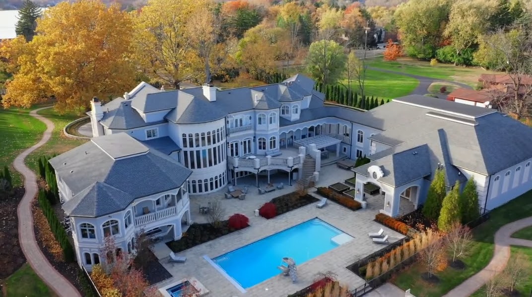 59 Photos vs. Tour 3499 Franklin Rd, Bloomfield Hills, MI Luxury