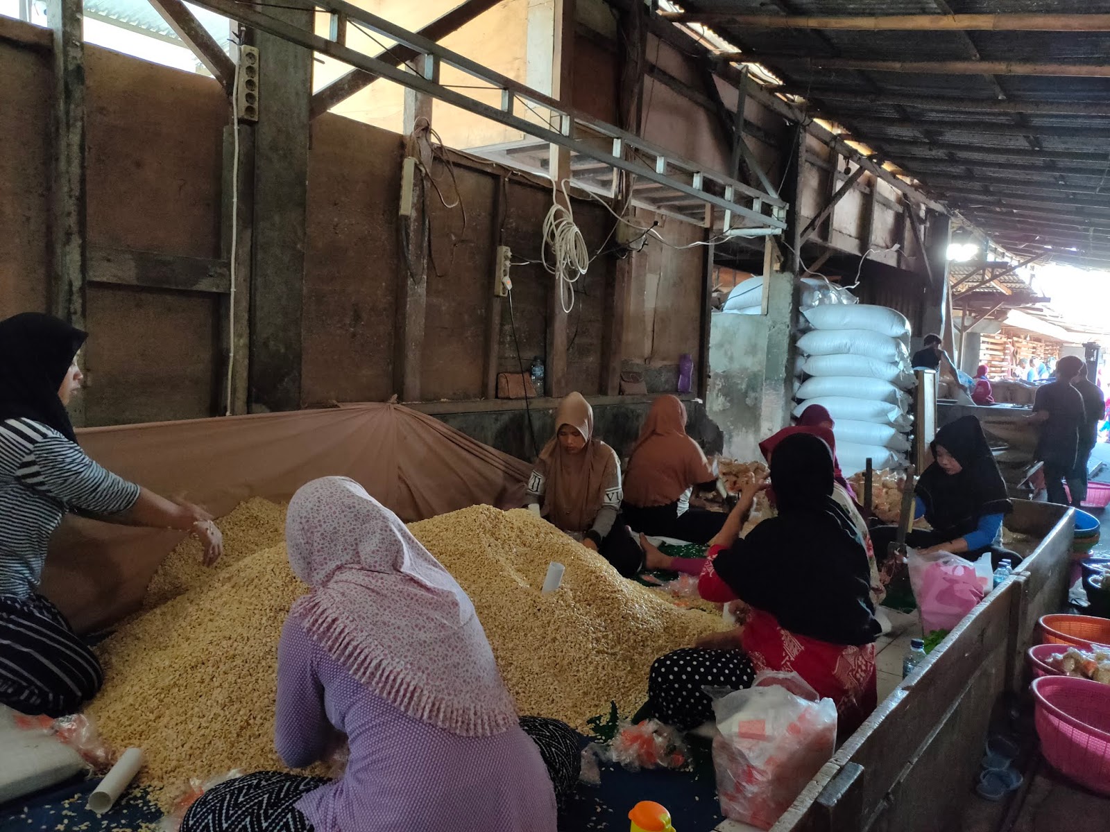 Serunya Kunjungan ke Pabrik Tempe 'Wahyu' Denpasar The