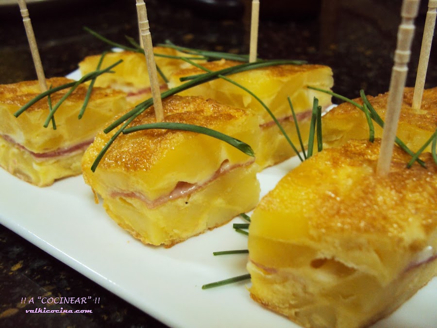 Tortilla rellena de jamón cocido y queso