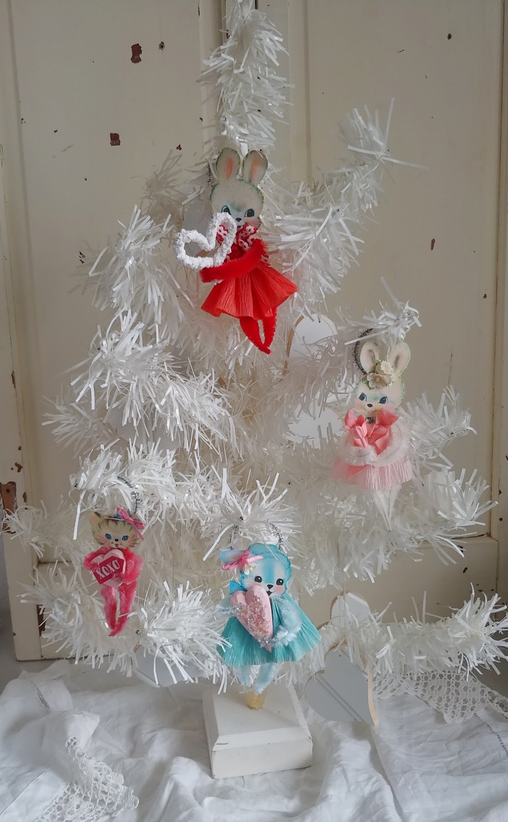 Adorable Pipe Cleaner Doll ornaments