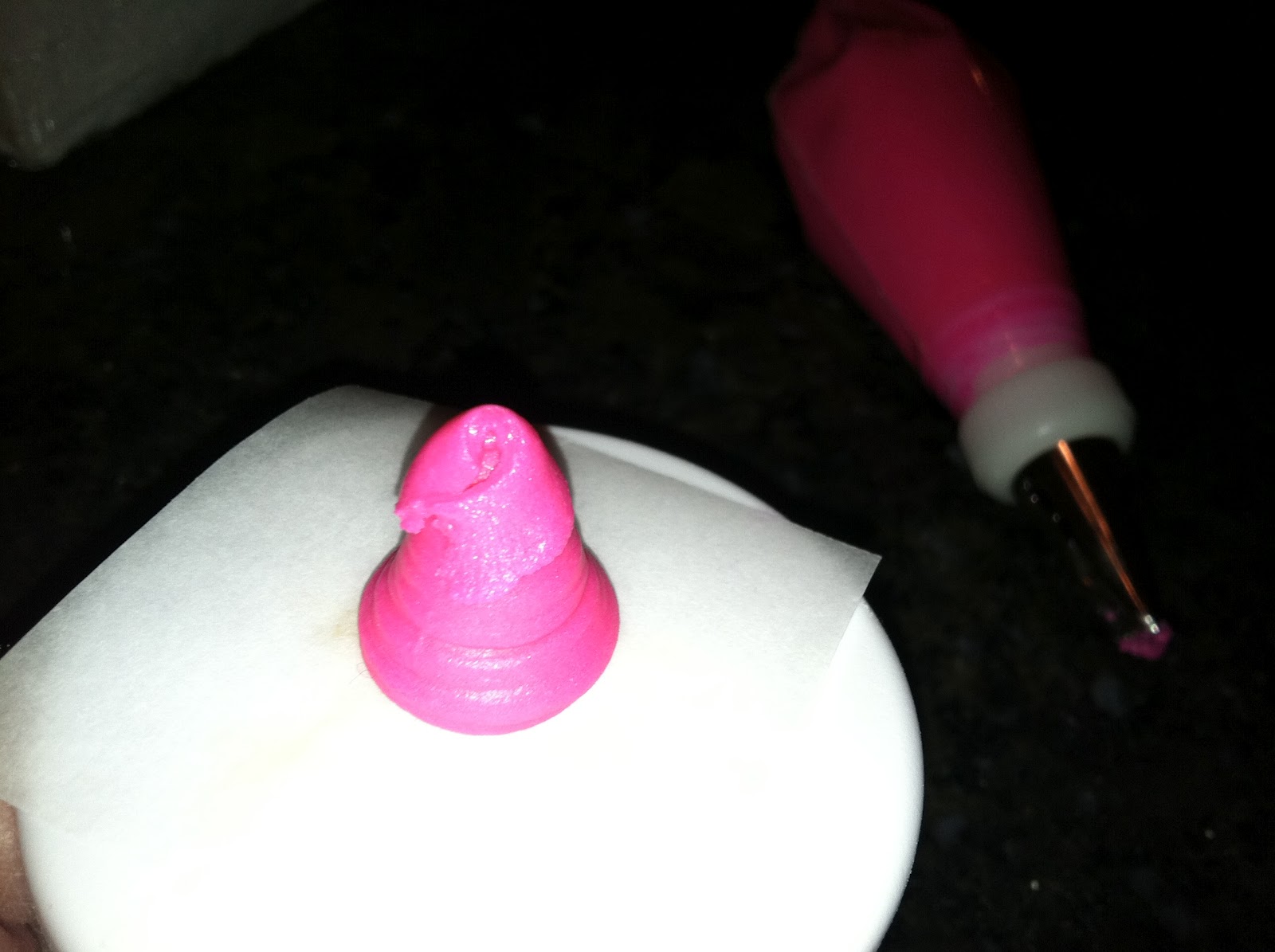 The Iced Queen Piping Roses with StarCut Tip 64